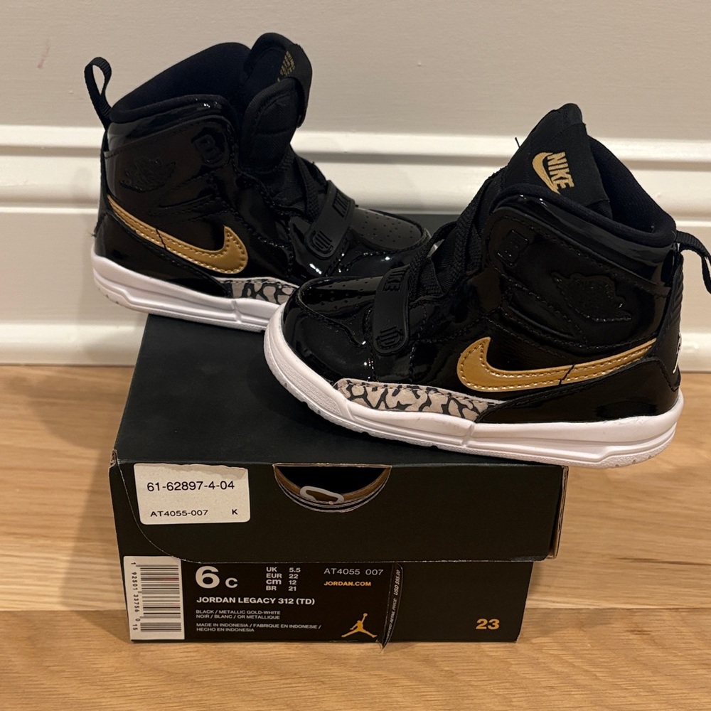 Nike Kids Jordan Legacy 312 Black Gold Sneakers